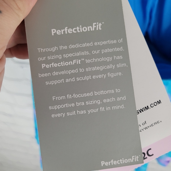 COCO REEF | Silent Bloom mesh overlay underwire halter tankini top - Picture 7 of 11